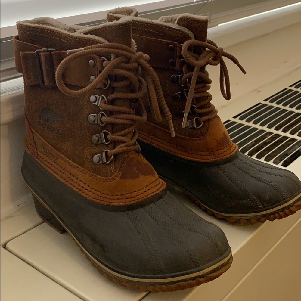 Sorel waterproof boots size 6.5 lightly worn